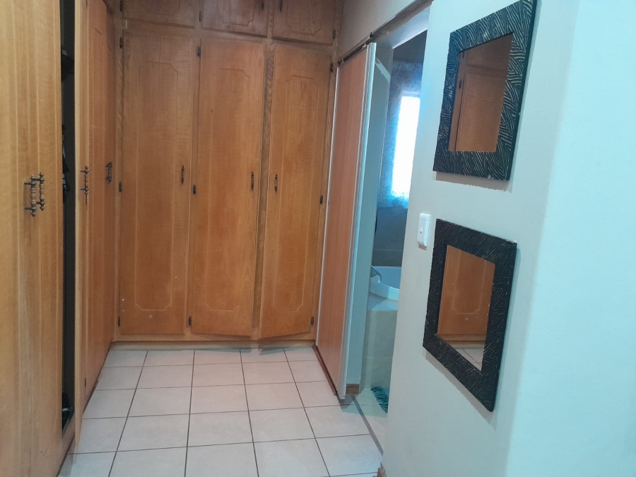 7 Bedroom Property for Sale in Safari Gardens North West